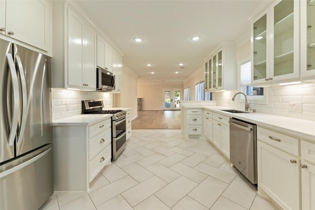 Photo - 2631 Persa St