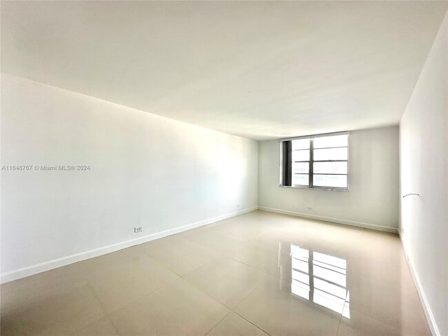 Photo - 251 174th St Unit #1418