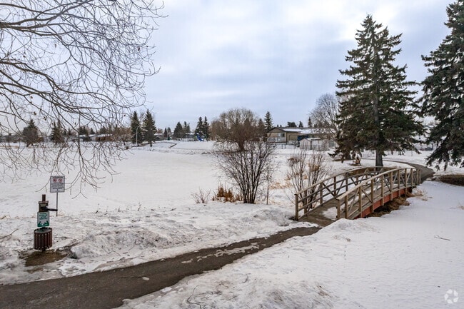 Community Ponds and Parks - Parkland Village
