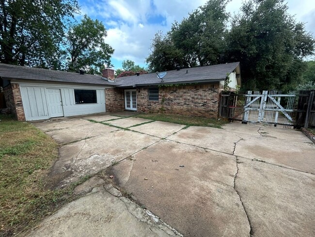 Photo - 1006 Holly Hill Ct