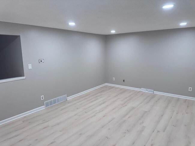 36 Miller Ave