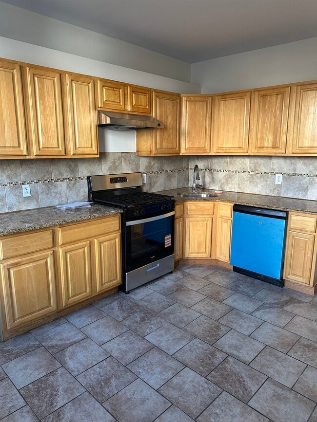 Photo - 125 W 28th St Unit 1