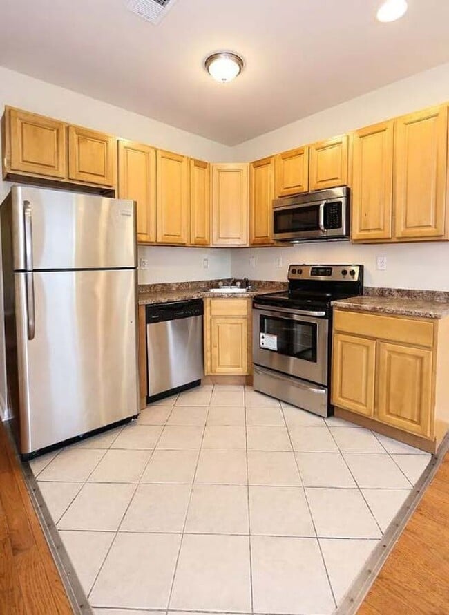 Photo - Beautiful 2-Bedroom Home Near Temple University! Available NOW!
