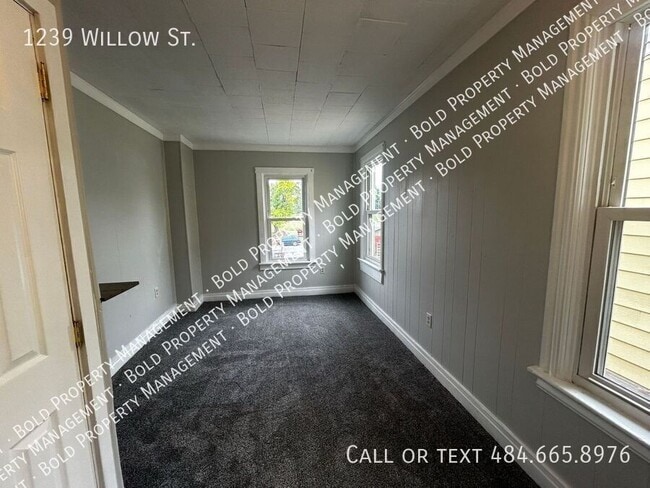 Photo - 1239 Willow St