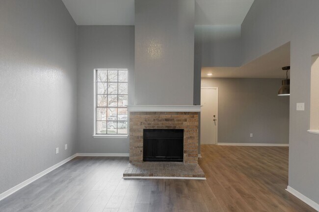 Photo - Rawhide Loop, 317/319 Unit 319