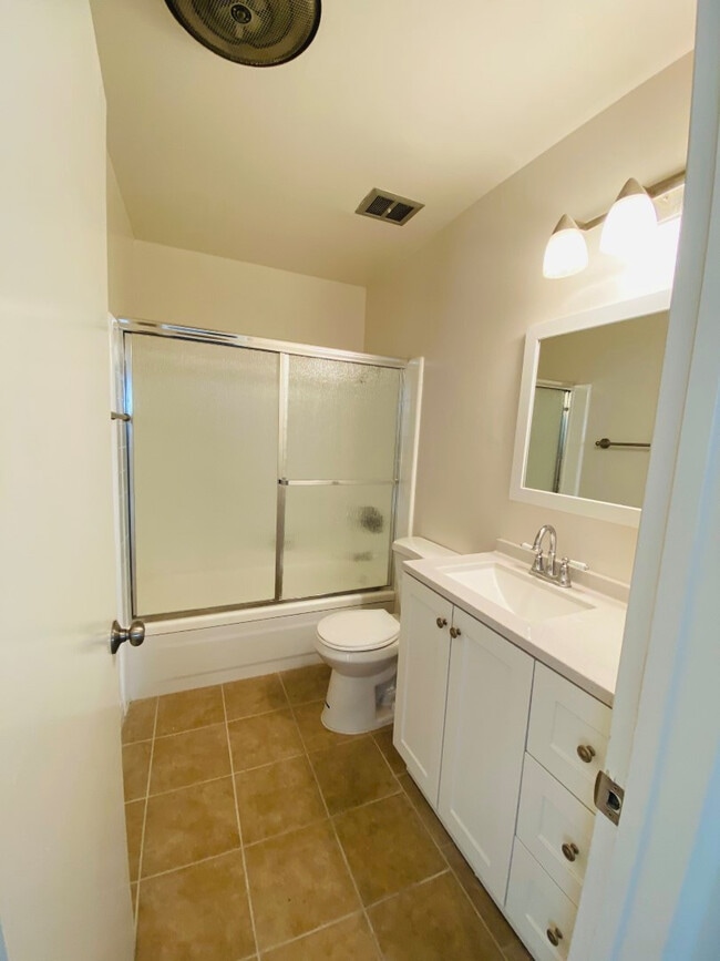 Unit #5 Bathroom