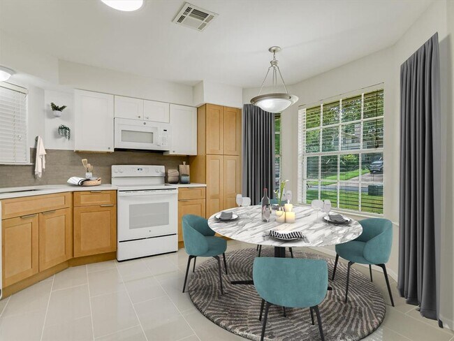 Photo - 1704 Waterloo Tr