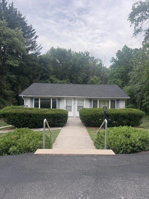 Building Photo - 24 Lake Wallkill Rd Unit Apt 1