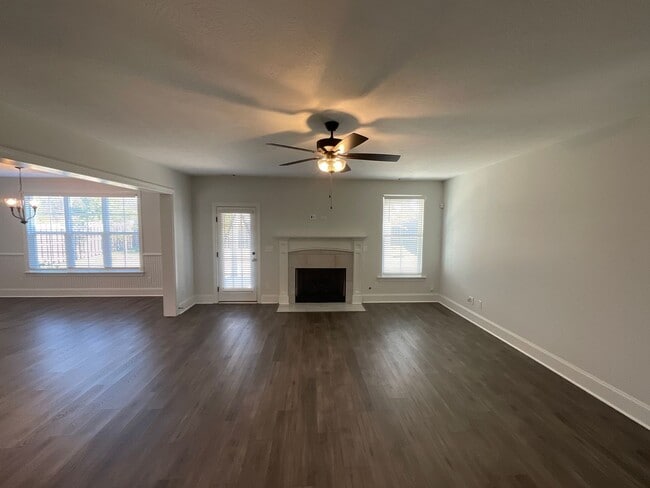 Photo - 883 Lynbrook Ct