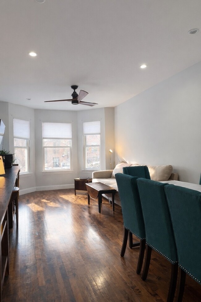 Photo - 4151 W Fullerton Ave