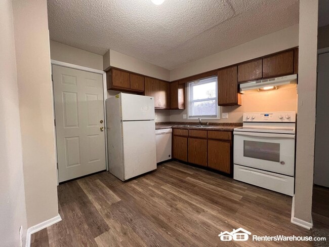 Photo - 802 Hartford Ave