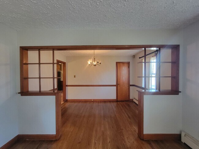 Photo - Great 3 Bed 1.5 Bath Home in South Richmon...