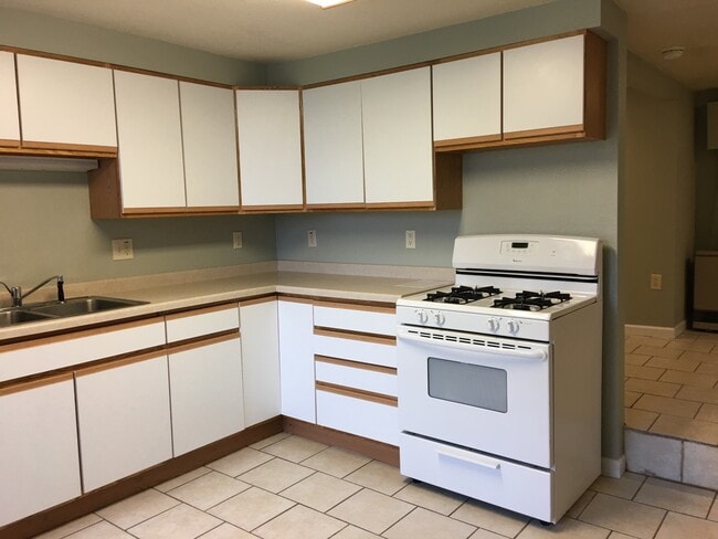 Photo - 725 E 5th St Unit 3