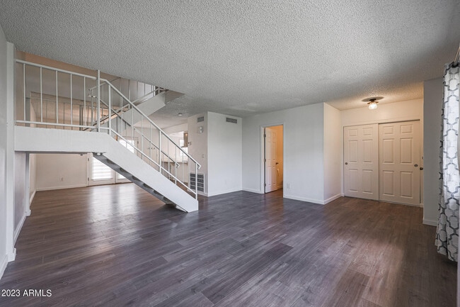 Photo - 3868 N 30th St