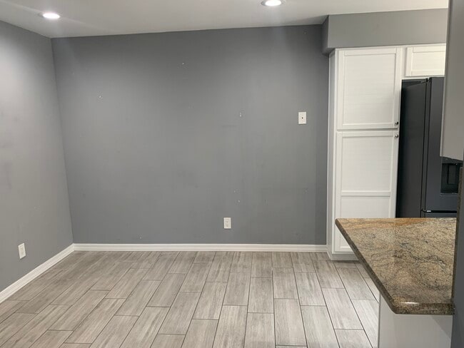 área de comedor - 154 W 5th St Unidad #227