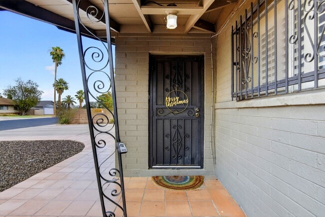 Photo - 123 E Erie Dr