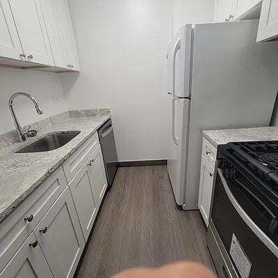 Building Photo - 377 Rector Pl Unit 9E