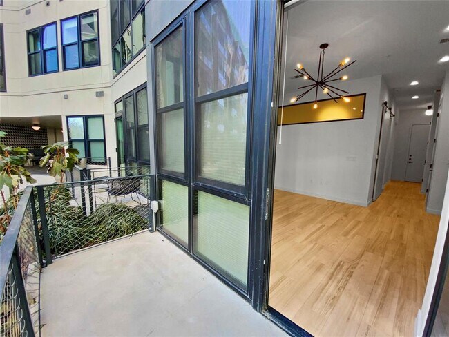 Photo - 800 Embassy Dr Unit 123