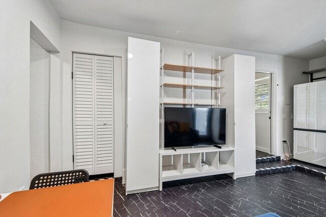 Photo - Gorgeous FULLY FURNISHED 1 Bedroom/1 Bath apartment with private entrance, in Winter Park