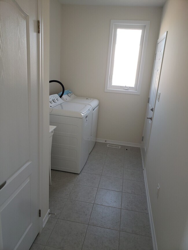 Photo - 252 Bedrock Dr