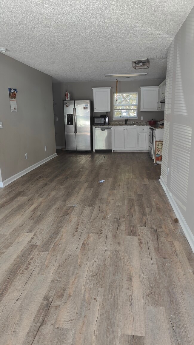 Building Photo - 108 Creekside Dr Unit 4