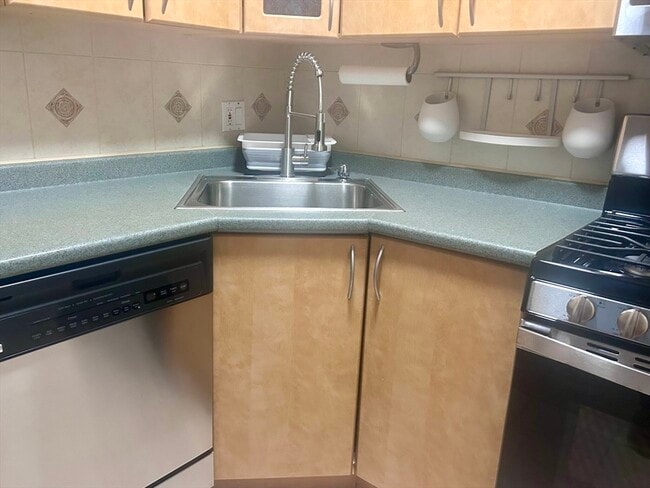 Photo - 140 Kenrick St Unidad 21