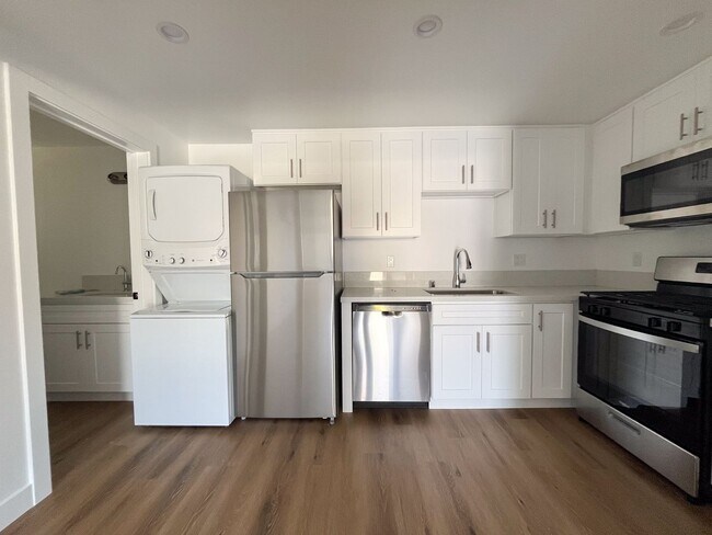 116 N Helberta Ave