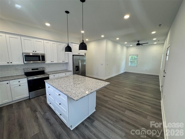 Photo - 331 E Lowrance Ave