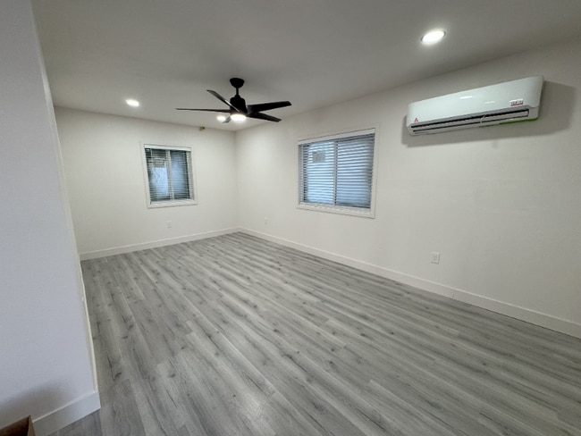 Photo - 2300 Brundage Ln