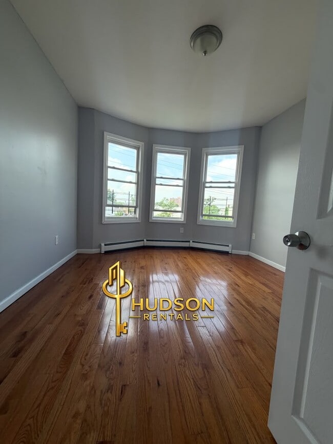 Photo - 86 Winfield Ave Unit 3L