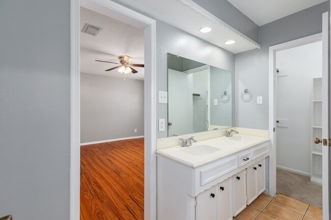 Photo - 5502 Forest Timbers Dr