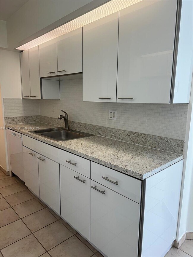 Photo - 16485 Collins Ave Unit 632