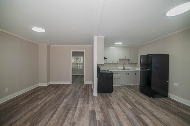 Photo - 5113 Higgins St