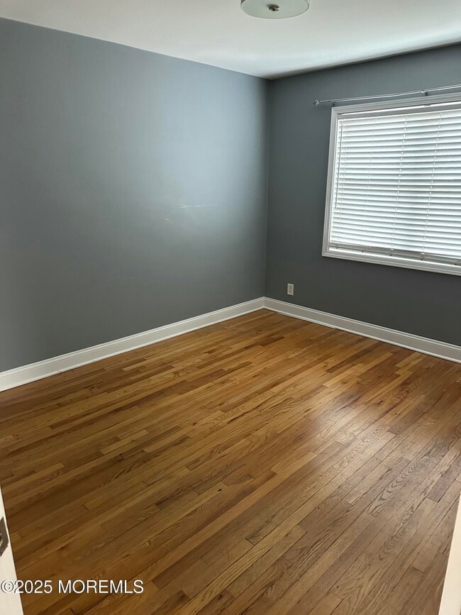 Photo - 31 Cedar Ave Unit 4