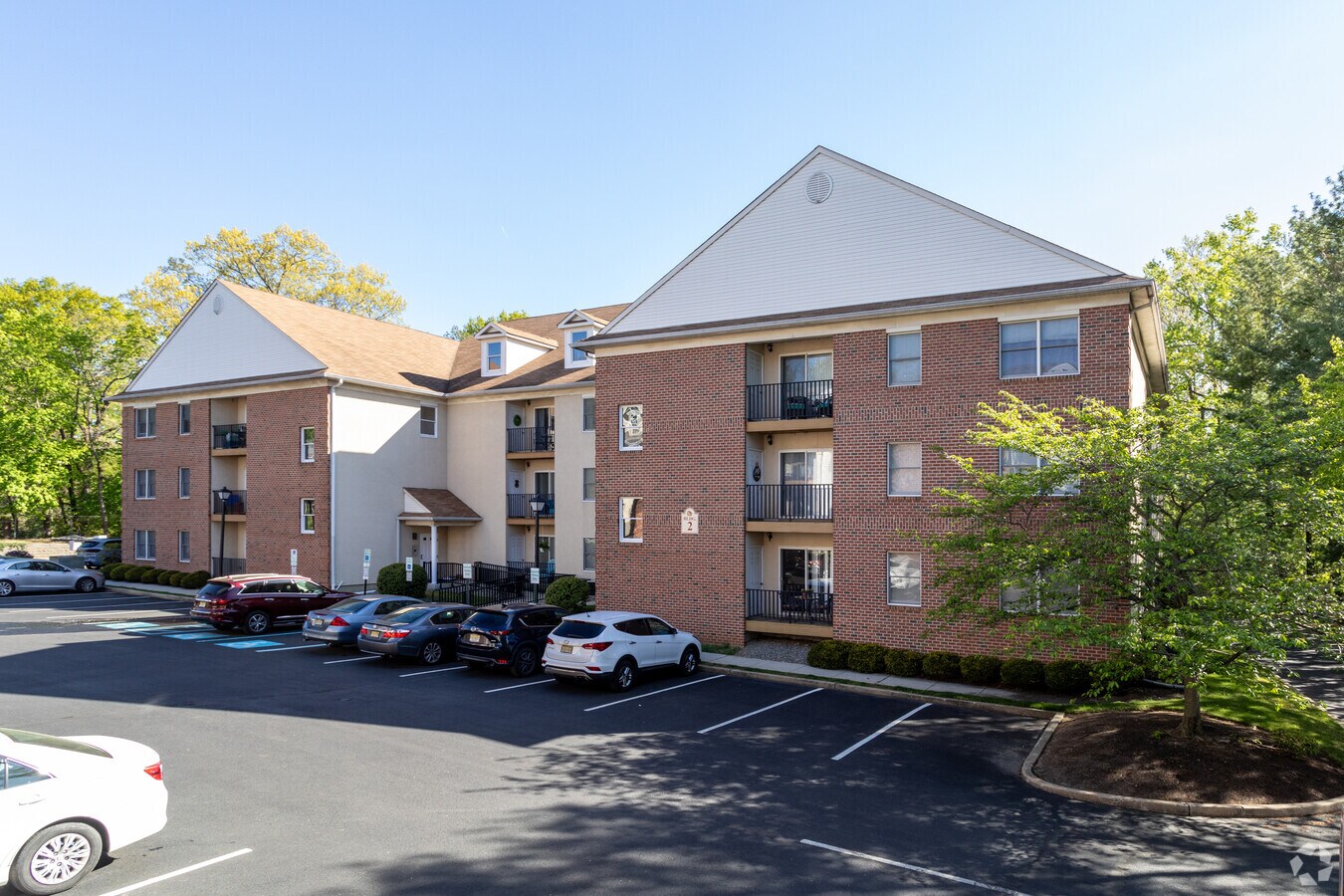 Photo - Kings Gate Condominiums