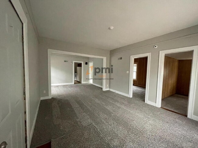 Photo - 6516 Meadow Ln Ave