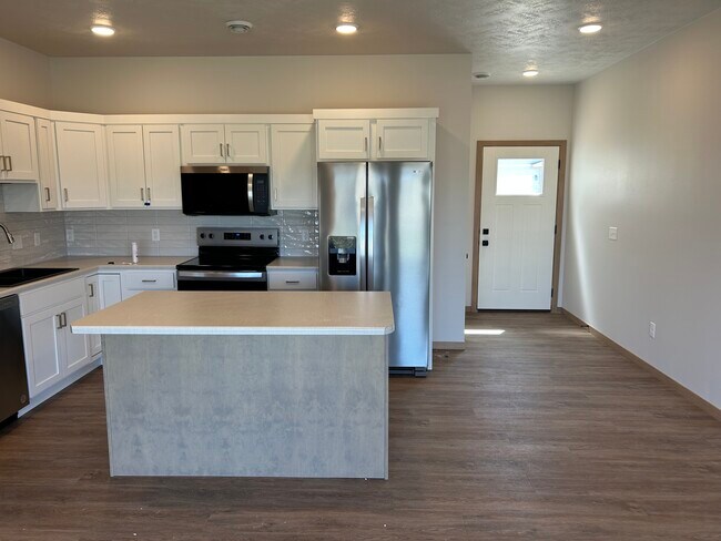 Photo - 6103 S Alki Pl