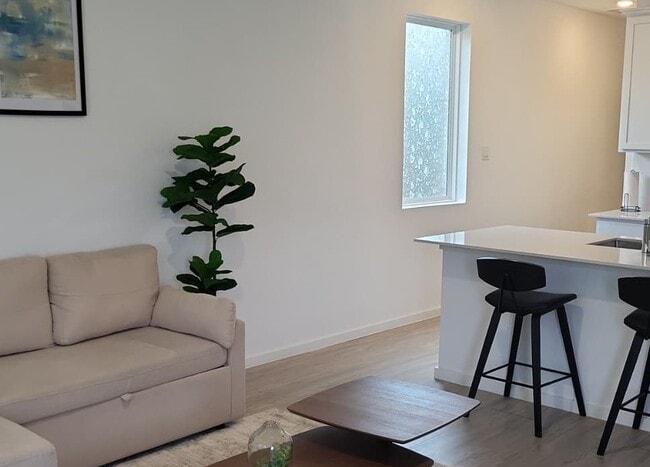 Building Photo - 6827 Dutch Iris Dr Unit A Rental