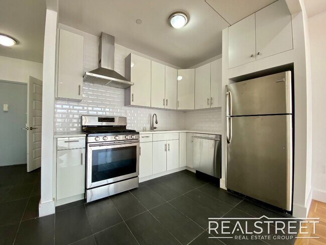 Photo - LUXURY 2 Bed LOFT in Queens! Unit 304