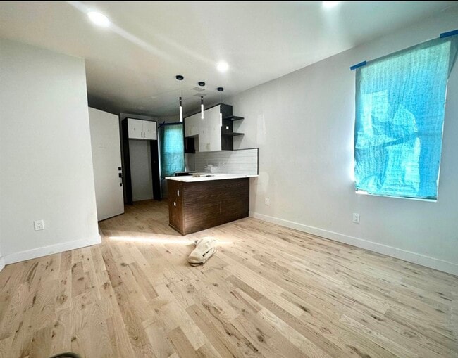 131 Hancock Ave 2L - 132 Hancock Ave Unit 2R