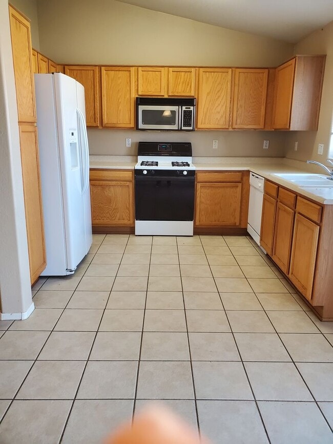 Photo - COMING SOON! 3 bedroom &2 bathroom House in Avondale!