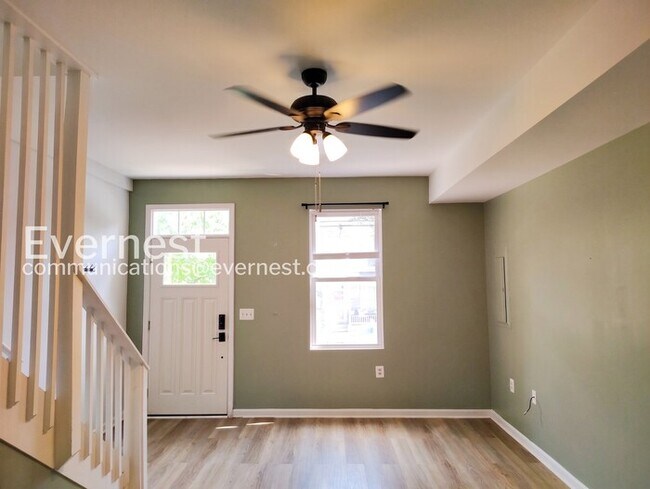 Photo - 217 E 5th St