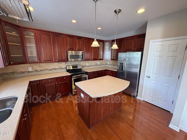 Photo - 2705 Laurel Cherry St