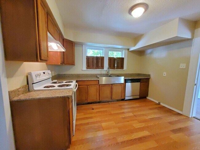 Photo - 1605 Nall St