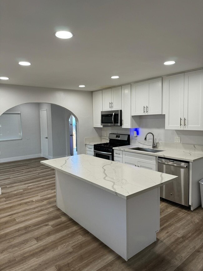 Photo - 1141 Granger St