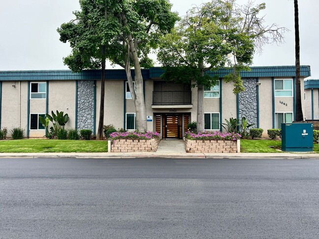 Building Photo - Del Coronado Villas 3 Unit Del Coronado Villas