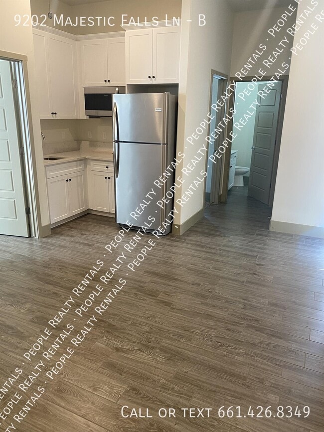 9202 Majestic Falls Ln Unidad B