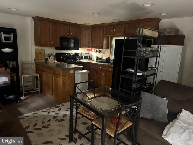 Photo - 2742 Hill Rd