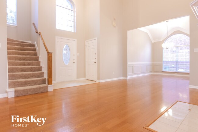 Photo - 3145 Waterside Dr