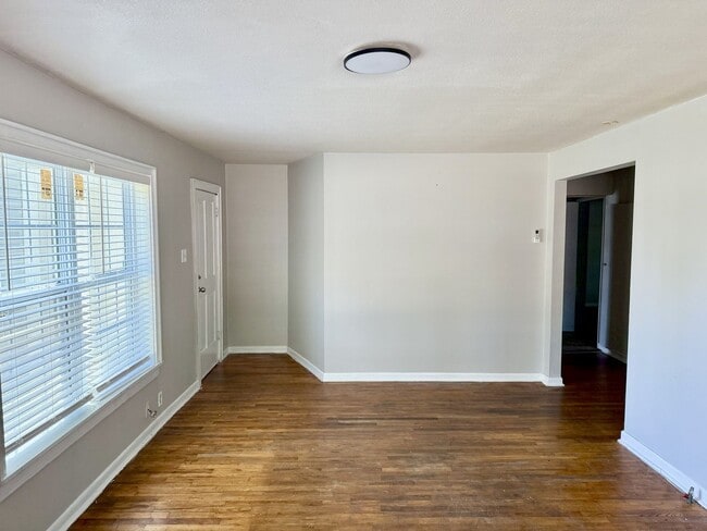 Photo - Cute Home Close to the Universities